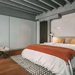 Immaculate 2-Bed Loft Apartment In Central London
