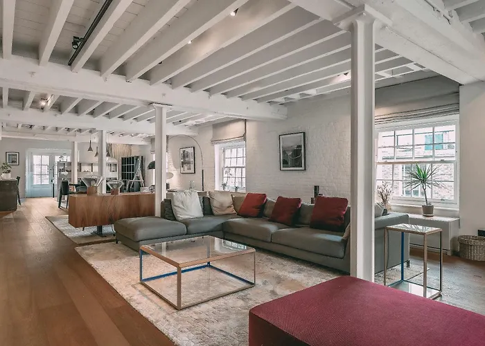 Immaculate 2-Bed Loft Apartment In Central London